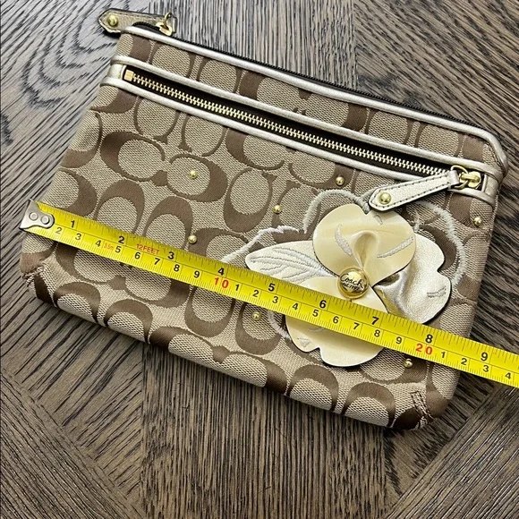 Coach Tan Floral Clutch - Picture 6 of 7